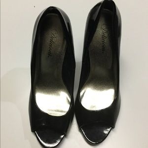 Delicious Peep toe black heels